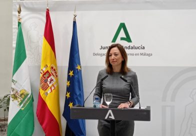 La Junta entrega 10 Banderas por el 28F que representan la contribución de Málaga al liderazgo de Andalucía