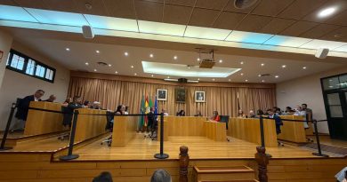 El Pleno extraordinario da cuenta de la renuncia de Jesús Lupiáñez e inicia el proceso para elegir a su nuevo alcalde El Pleno extraordinario da cuenta de la renuncia de Jesús Lupiáñez e inicia el proceso para elegir a su nuevo alcalde