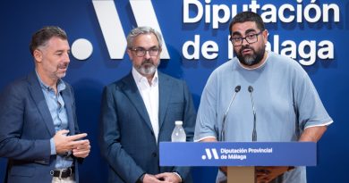 Cerca de un centenar de mujeres de Moclinejo y Casabermeja se iniciarán en la práctica del al pádel gracias a la Diputación